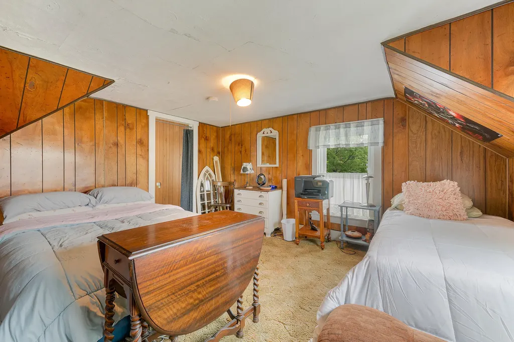 14 Lake Street Oxford ME 04270