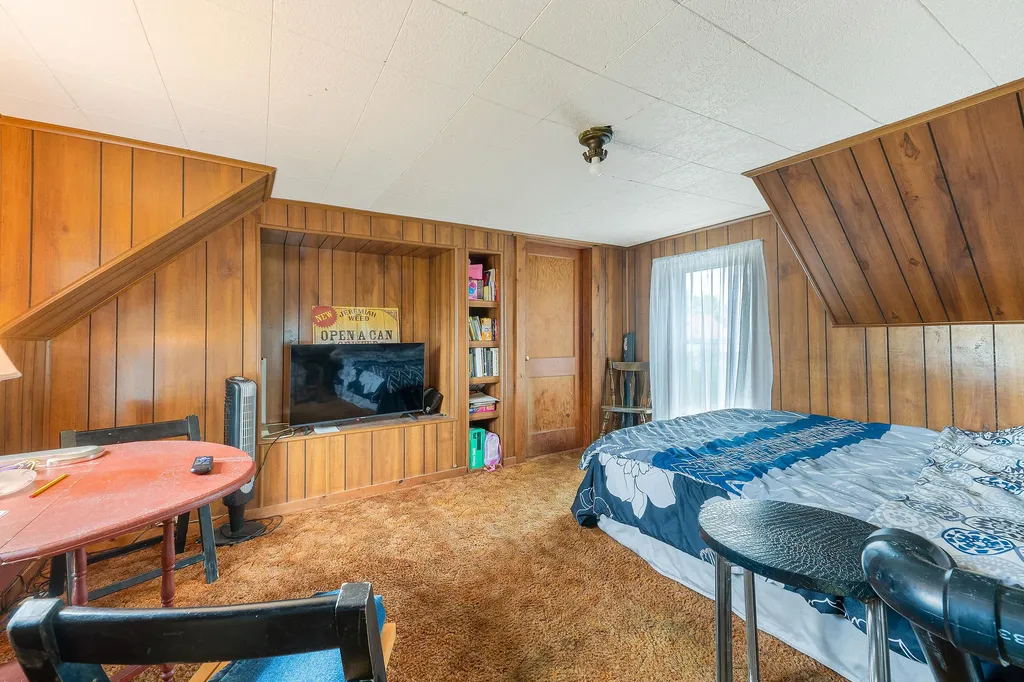 14 Lake Street Oxford ME 04270
