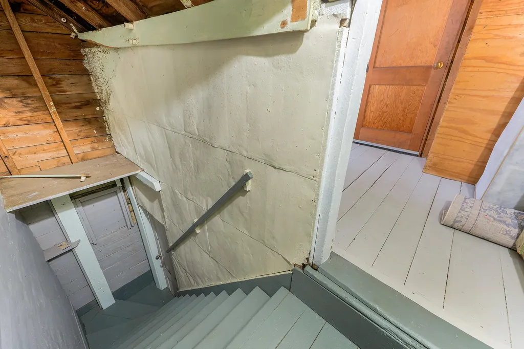 14 Lake Street Oxford ME 04270