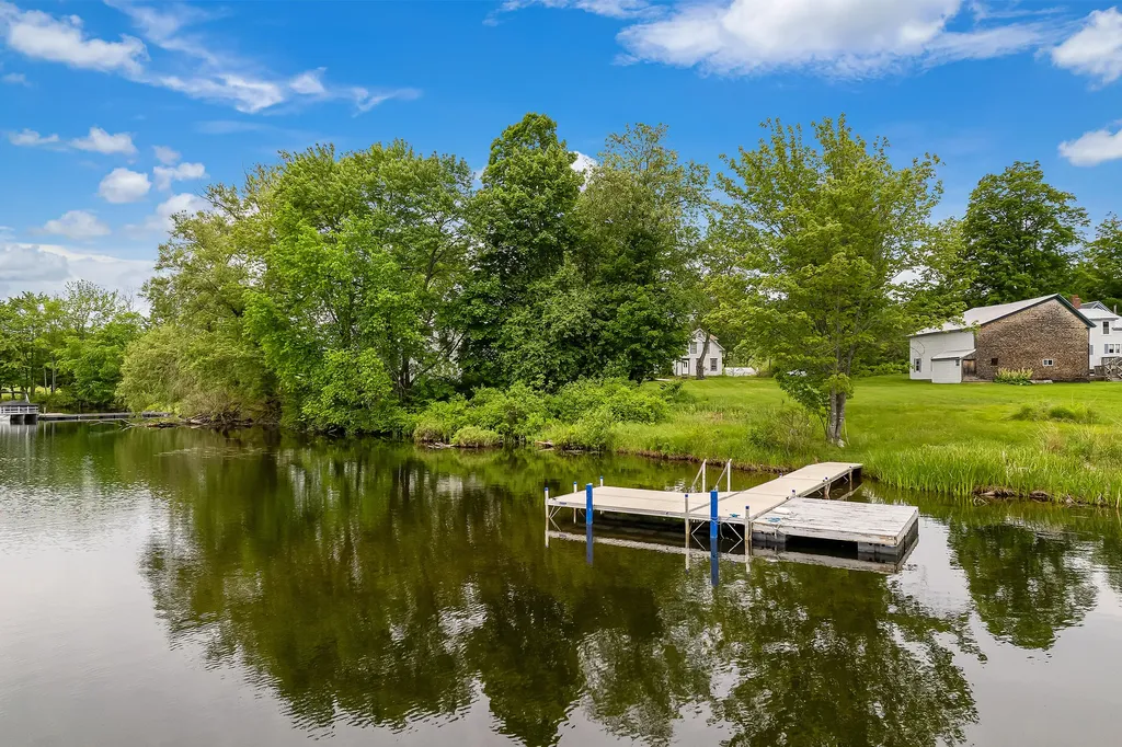 14 Lake Street Oxford ME 04270
