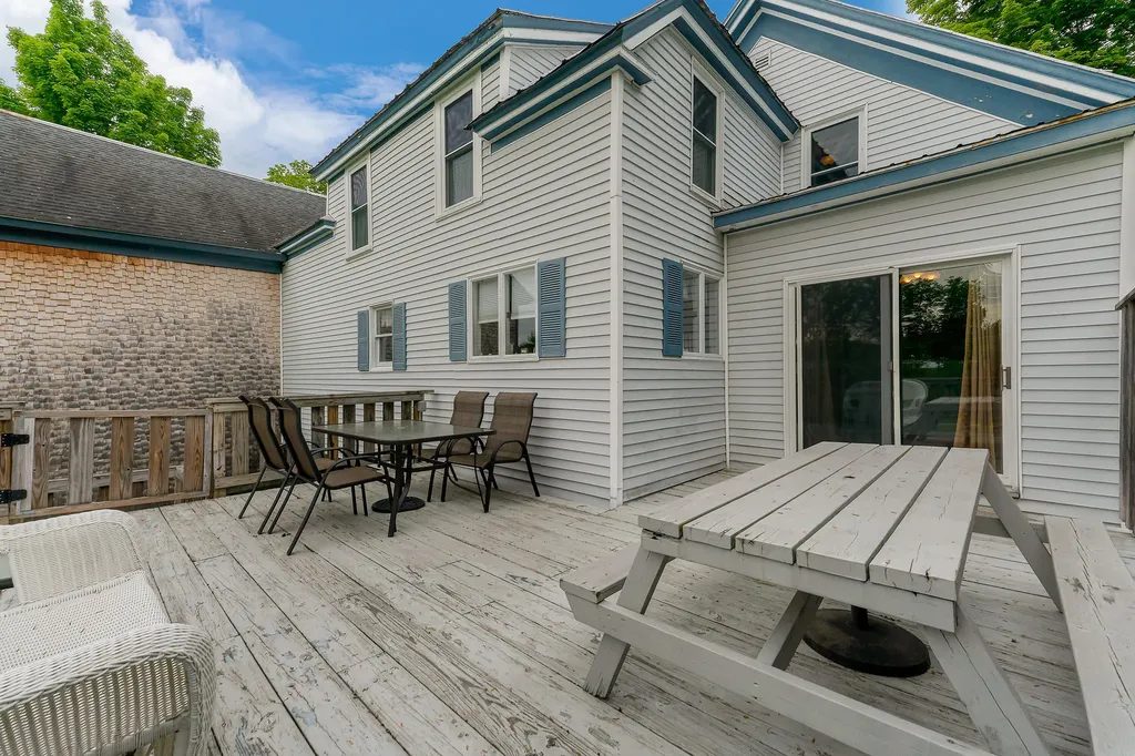 14 Lake Street Oxford ME 04270