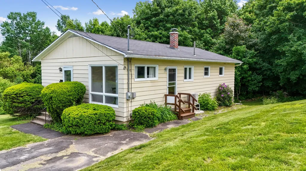 26 Park Street Farmingdale ME 04344