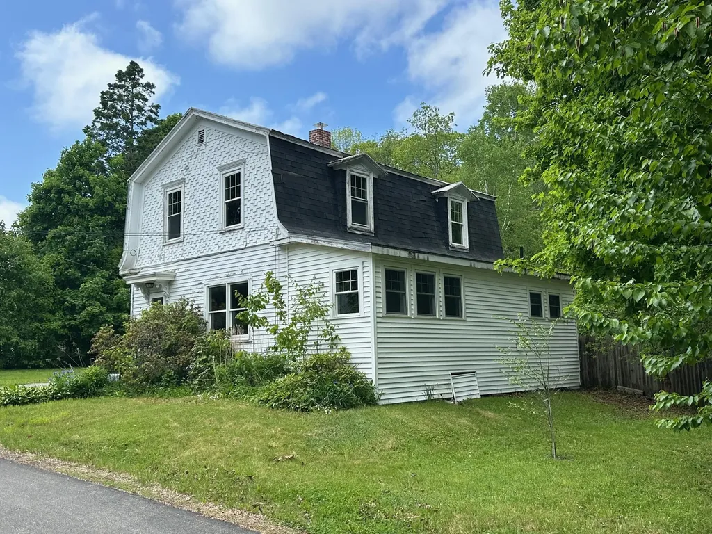 11 Cedar Lane Belfast ME 04915