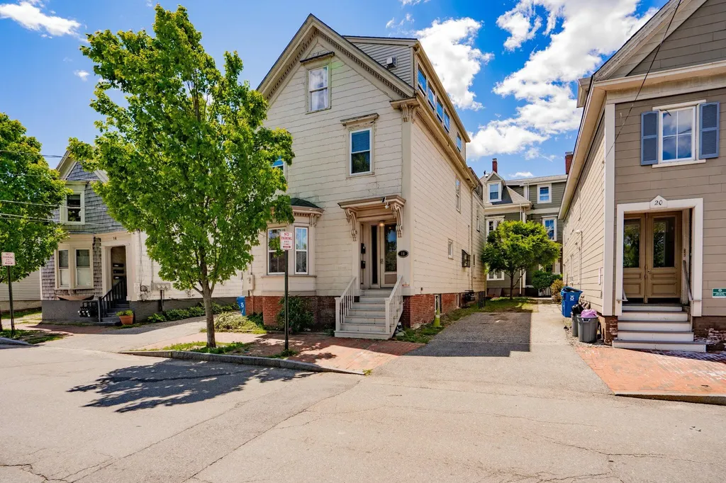 18 Hill Street Portland ME 04102