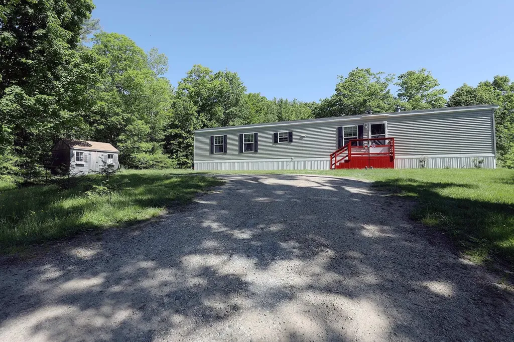 3 Pitts Center Road Richmond ME 04357