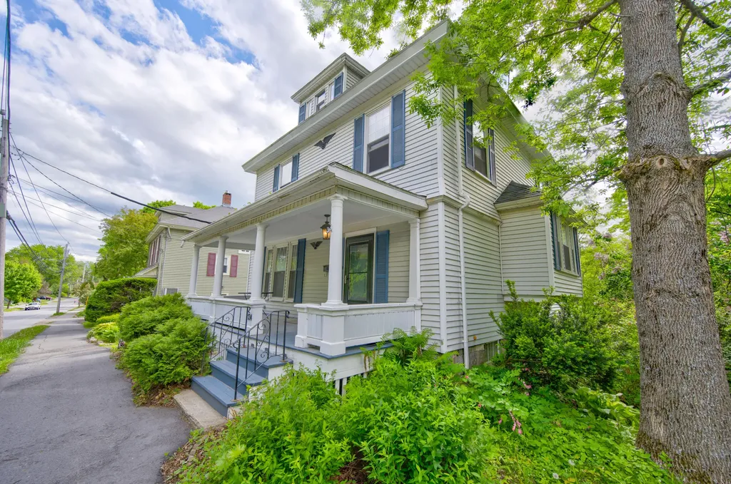 134 Kenduskeag Avenue Bangor ME 04401