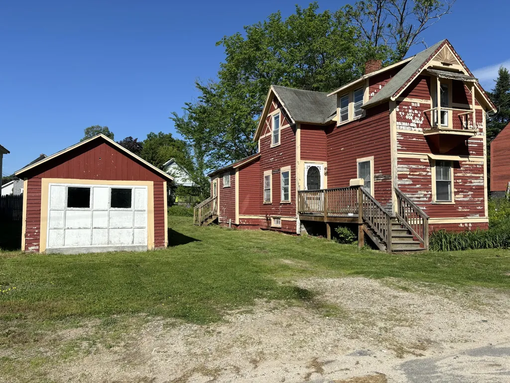 6 School Street Bridgton ME 04009
