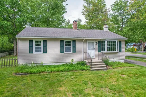 26 Bickford Drive Topsham ME 04086