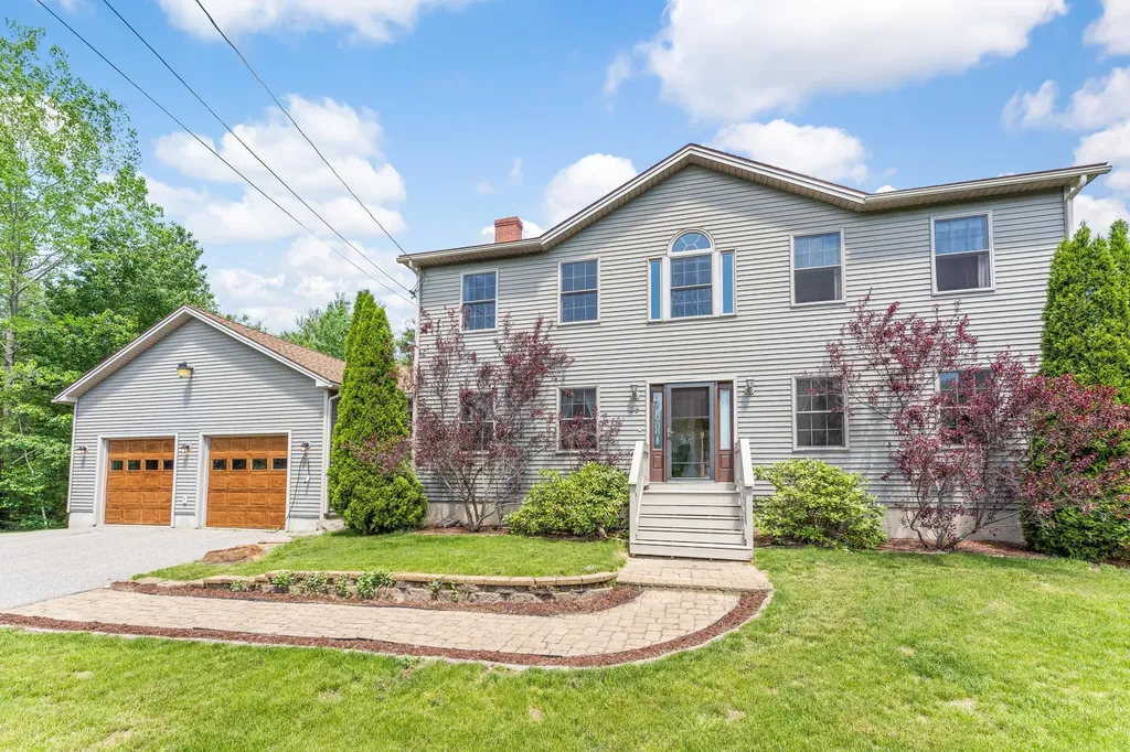 24 Turtle Drive Sabattus ME 04280