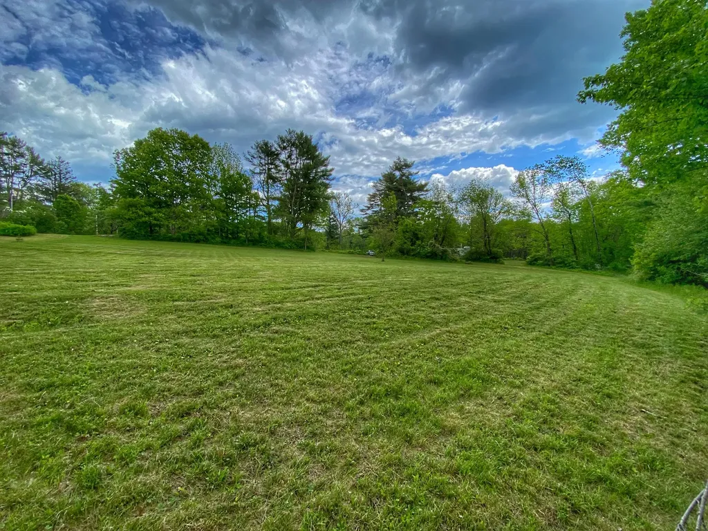342 River Road Edgecomb ME 04556