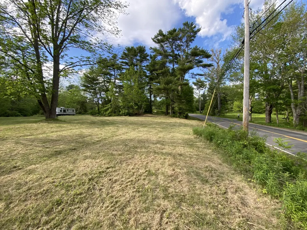 342 River Road Edgecomb ME 04556