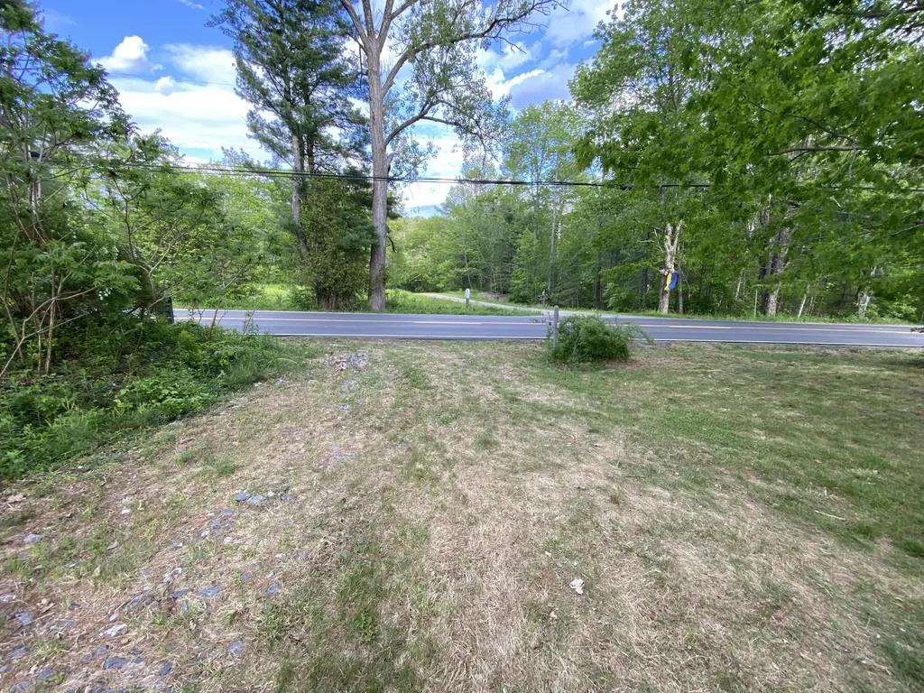 342 River Road Edgecomb ME 04556