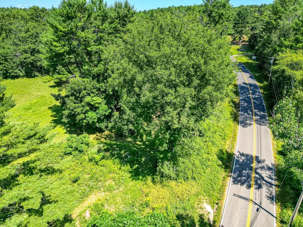 342 River Road Edgecomb ME 04556