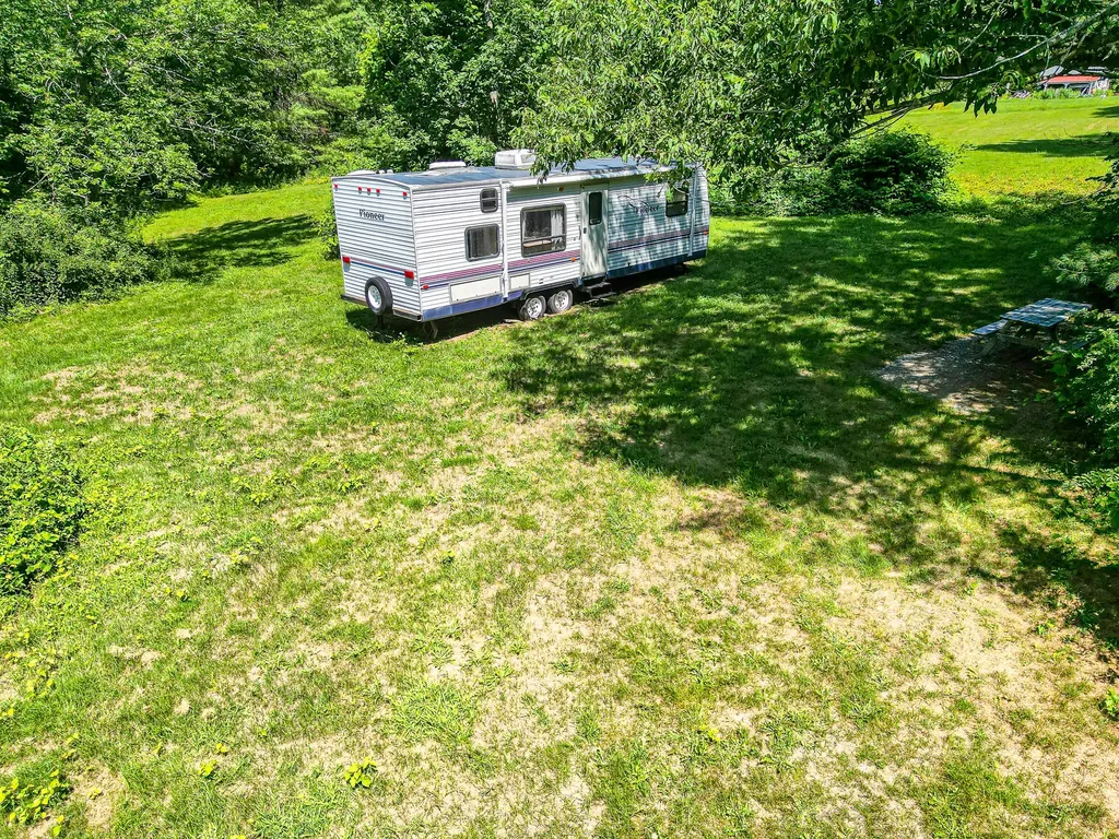 342 River Road Edgecomb ME 04556