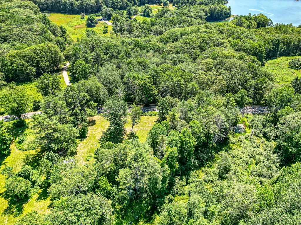 342 River Road Edgecomb ME 04556