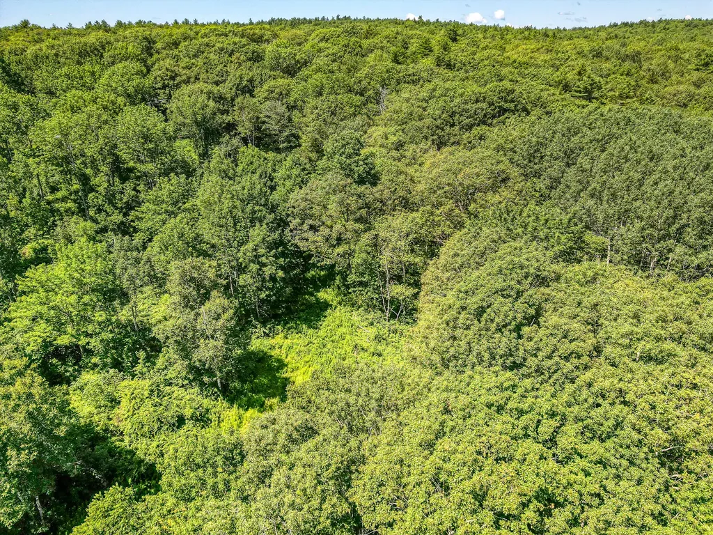 342 River Road Edgecomb ME 04556