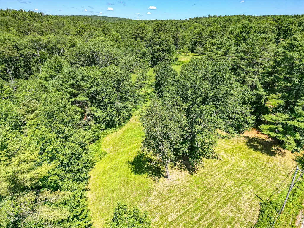 342 River Road Edgecomb ME 04556