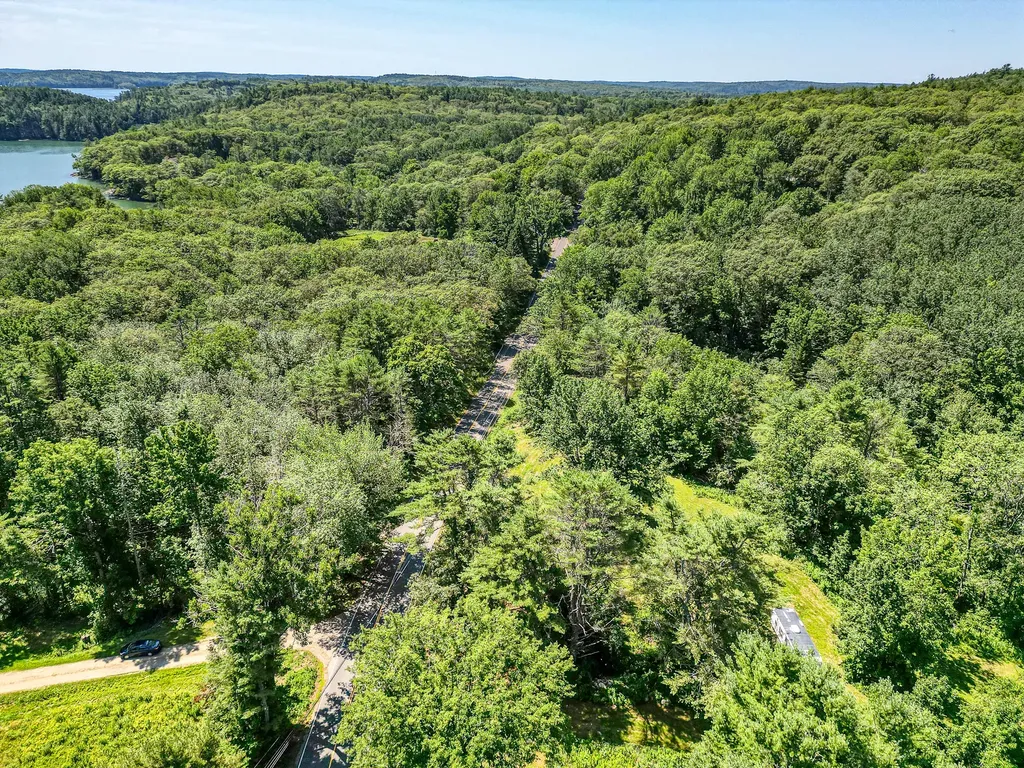 342 River Road Edgecomb ME 04556