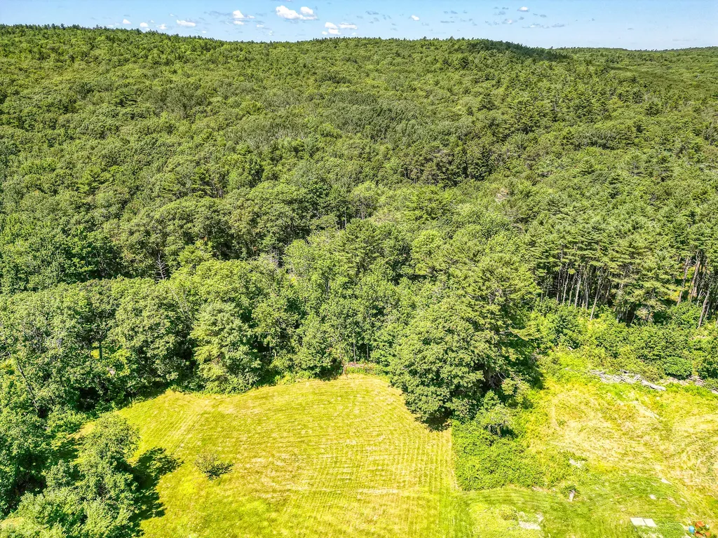 342 River Road Edgecomb ME 04556