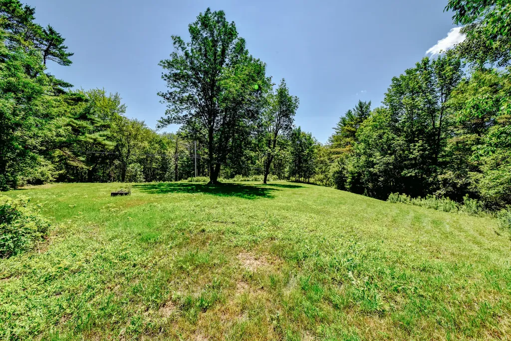 342 River Road Edgecomb ME 04556