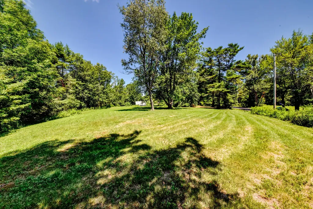 342 River Road Edgecomb ME 04556