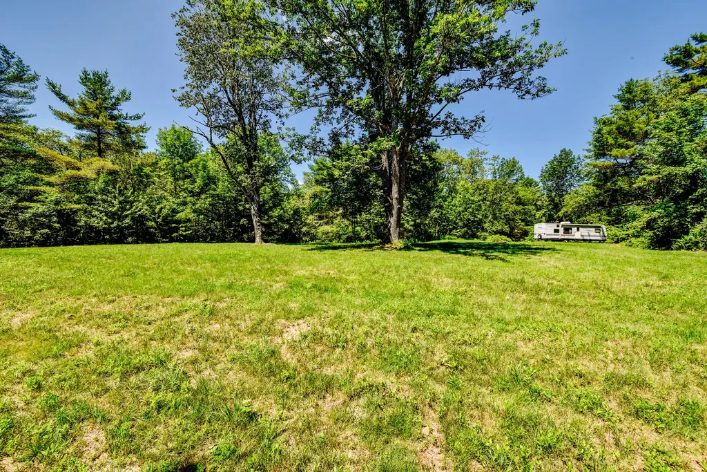 342 River Road Edgecomb ME 04556
