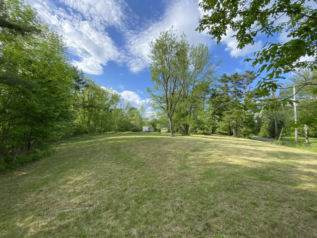342 River Road Edgecomb ME 04556