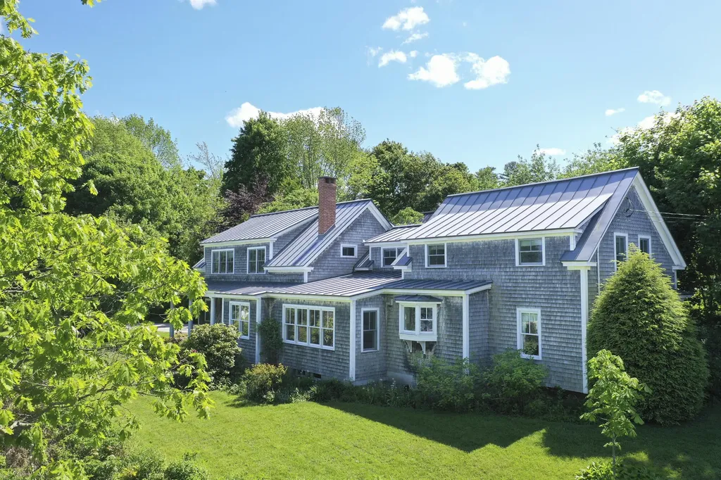 39 Mayo Street Belfast ME 04915