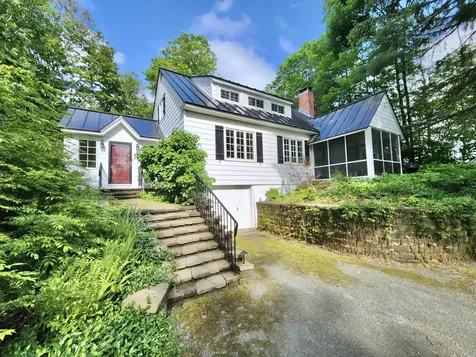 8 University Place Orono ME 04473
