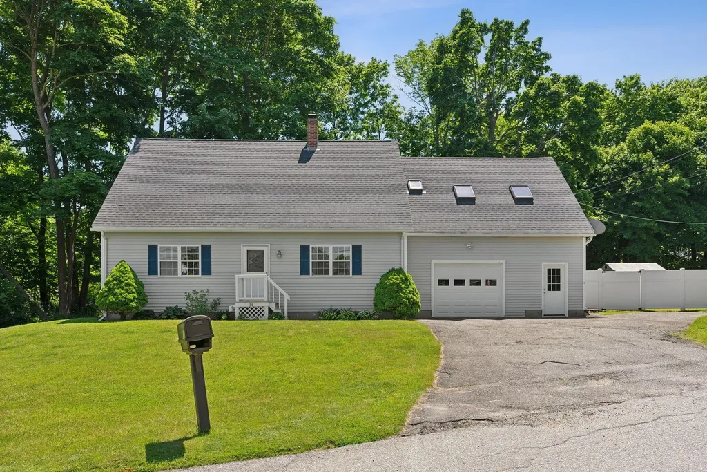 14 Payson Lane Rockland ME 04841