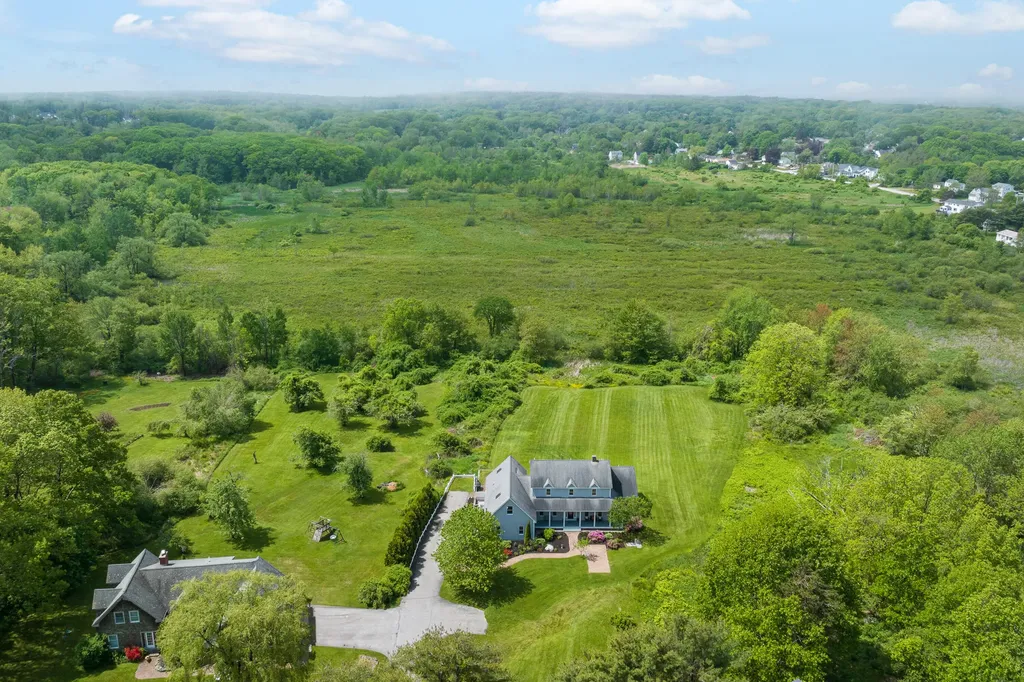 7 Old Farm Lane Cape Elizabeth ME 04107