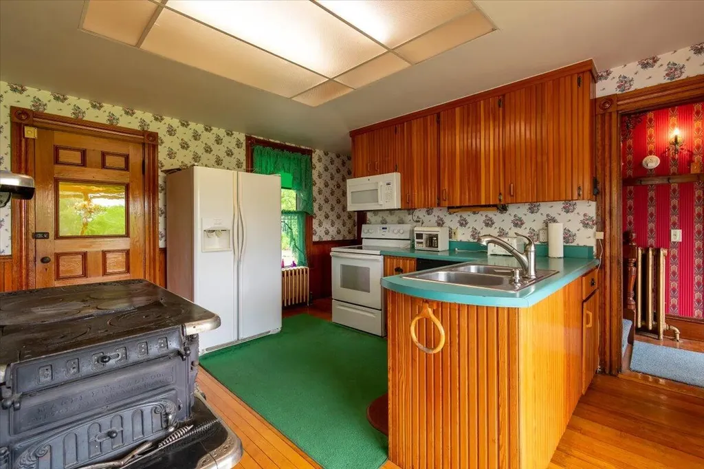 22 Brooks Way Owls Head ME 04854