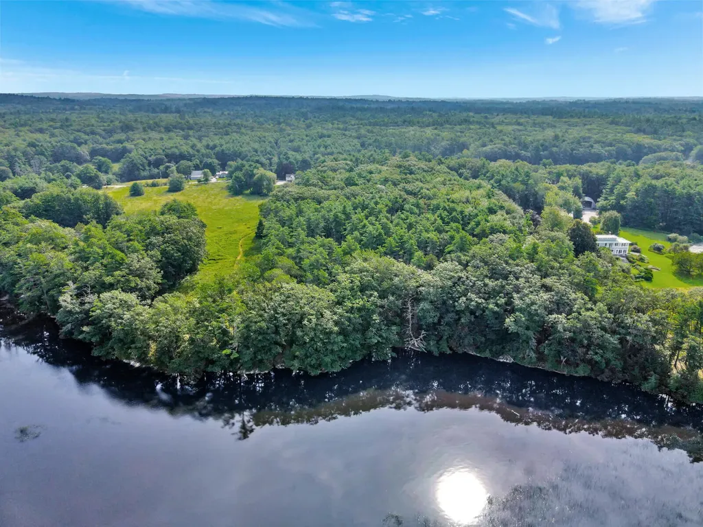 428 River Road Woolwich ME 04579