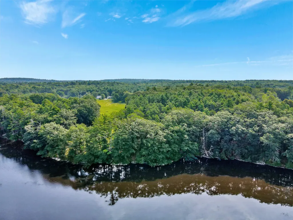 428 River Road Woolwich ME 04579