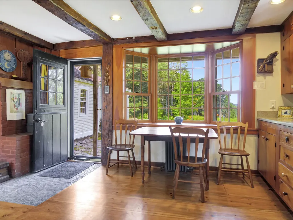 428 River Road Woolwich ME 04579