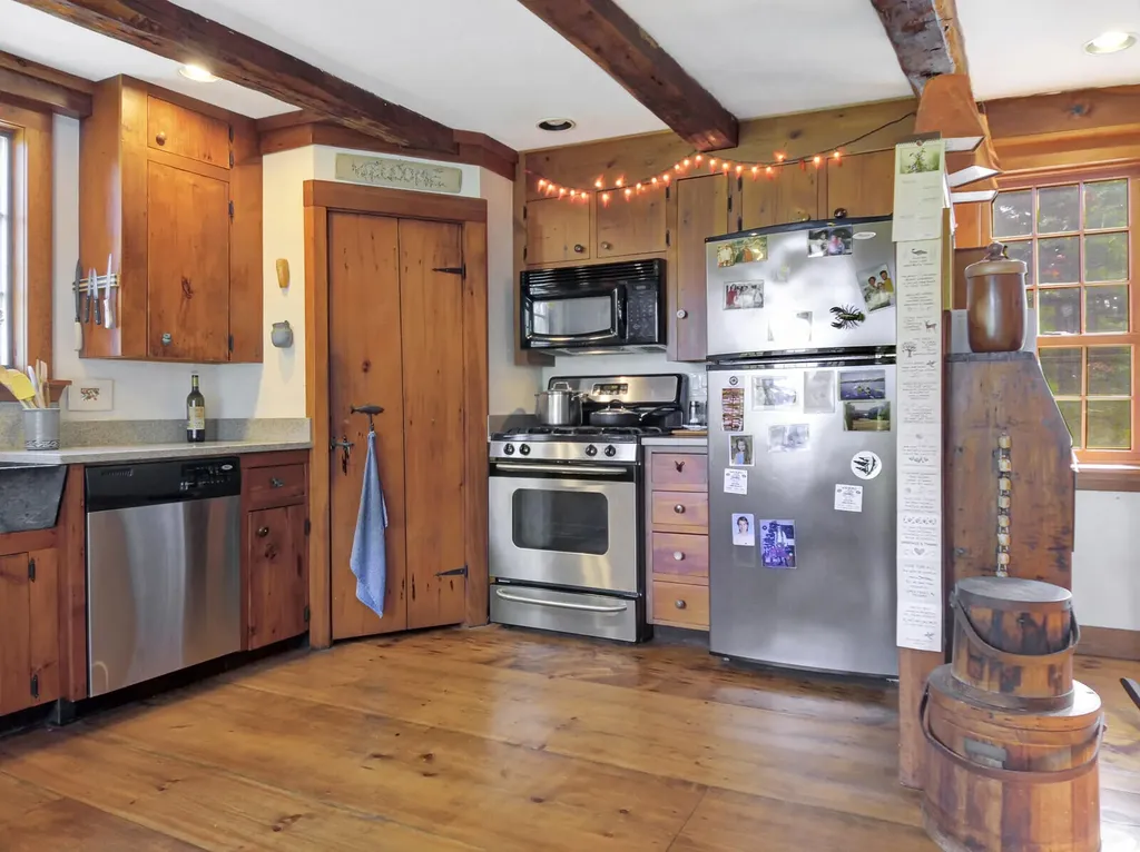 428 River Road Woolwich ME 04579