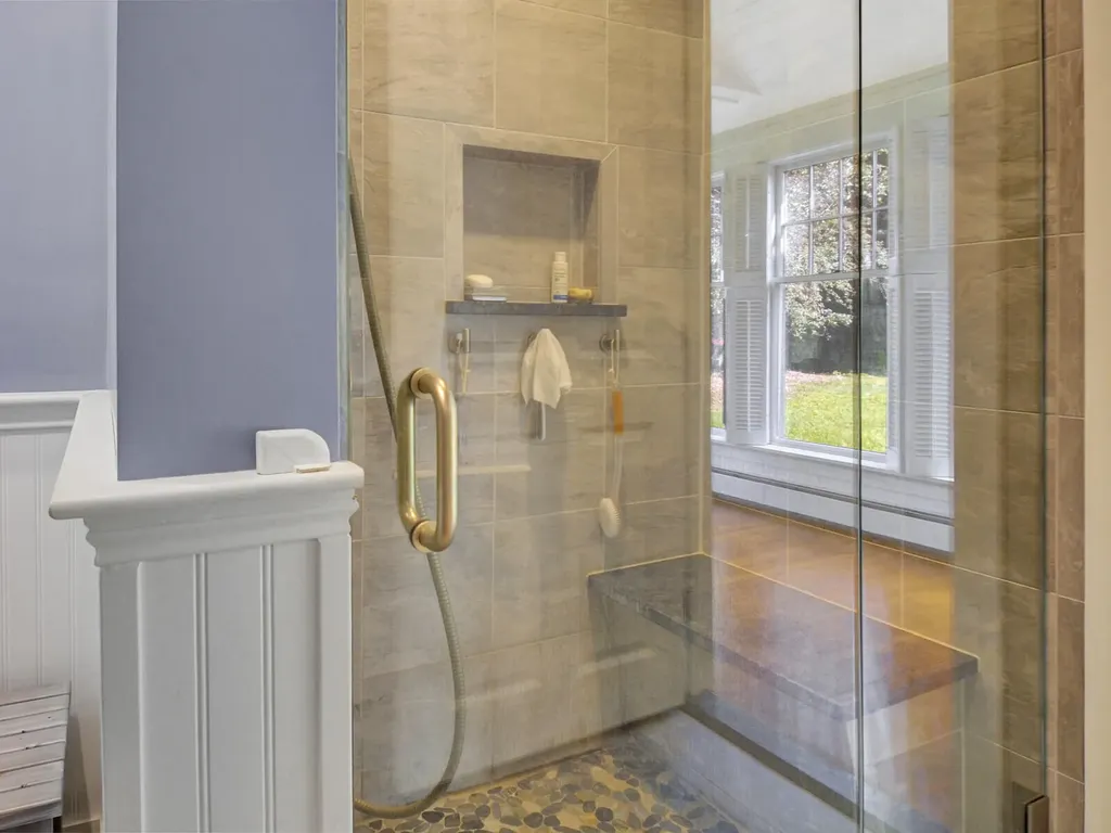 428 River Road Woolwich ME 04579