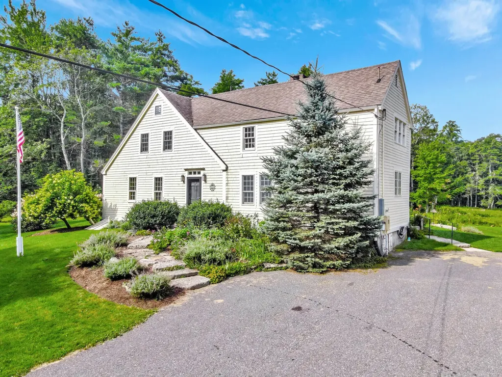 428 River Road Woolwich ME 04579
