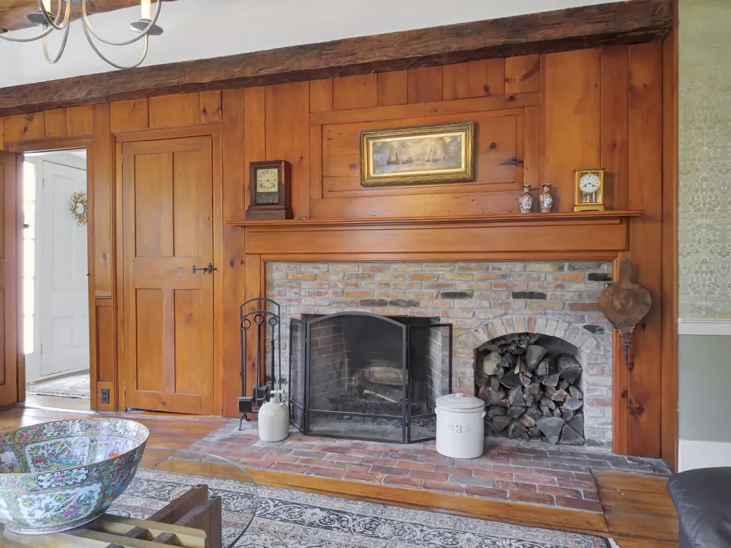 428 River Road Woolwich ME 04579
