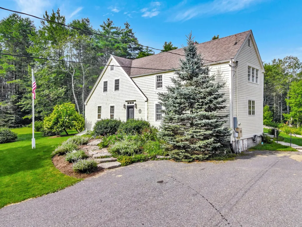 428 River Road Woolwich ME 04579
