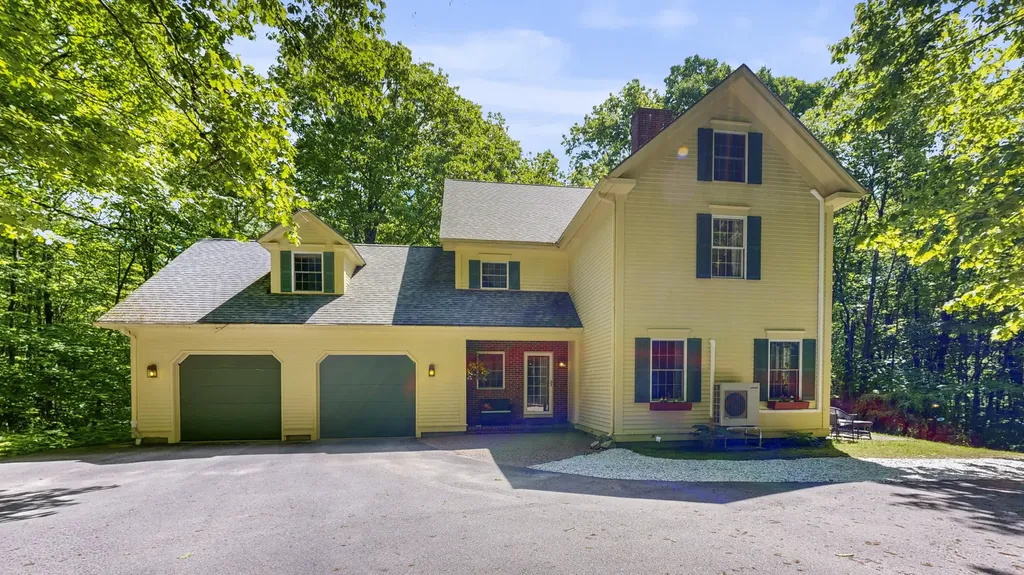 87 Coachman Avenue Auburn ME 04210