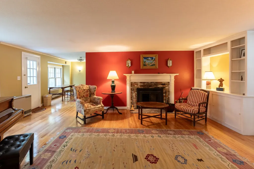 36 Applegate Lane Falmouth ME 04105