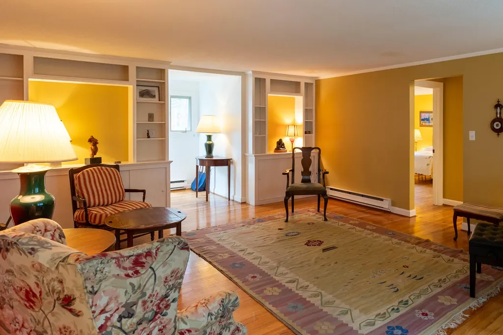 36 Applegate Lane Falmouth ME 04105