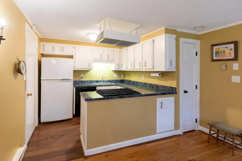 36 Applegate Lane Falmouth ME 04105