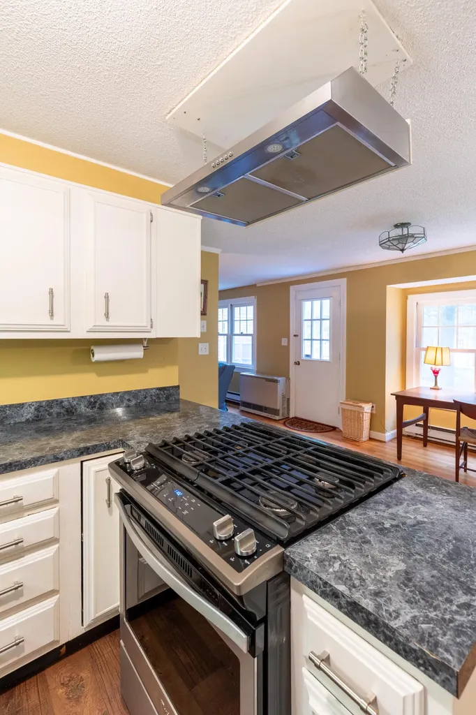 36 Applegate Lane Falmouth ME 04105