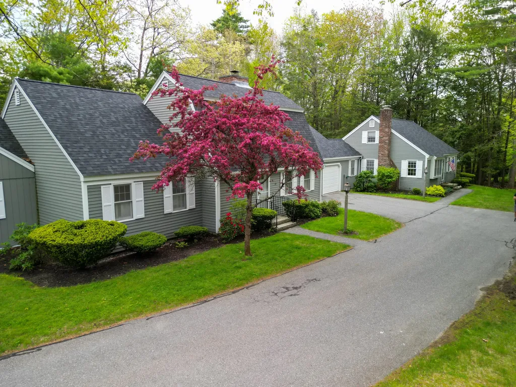 36 Applegate Lane Falmouth ME 04105