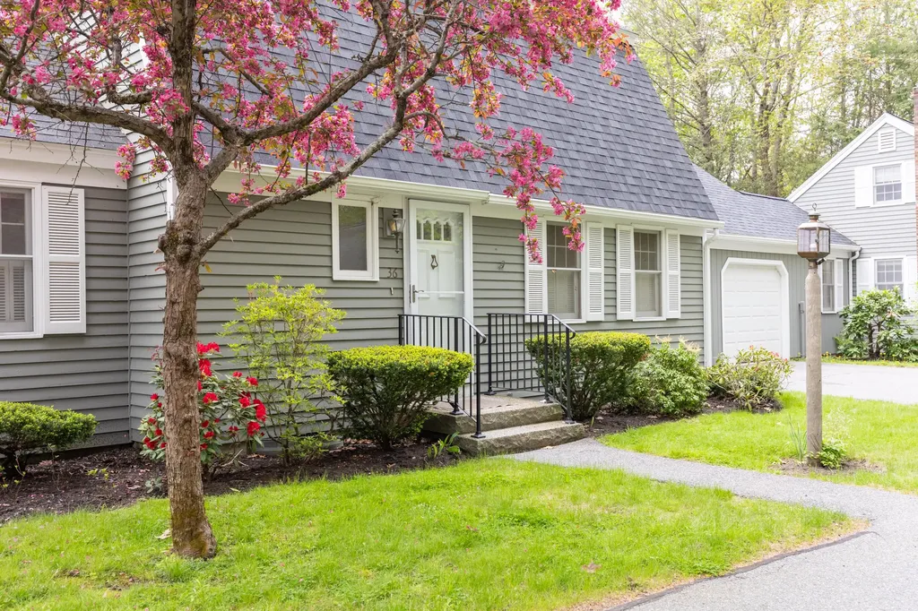 36 Applegate Lane Falmouth ME 04105