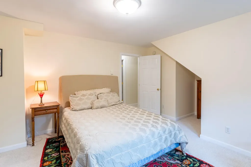 36 Applegate Lane Falmouth ME 04105