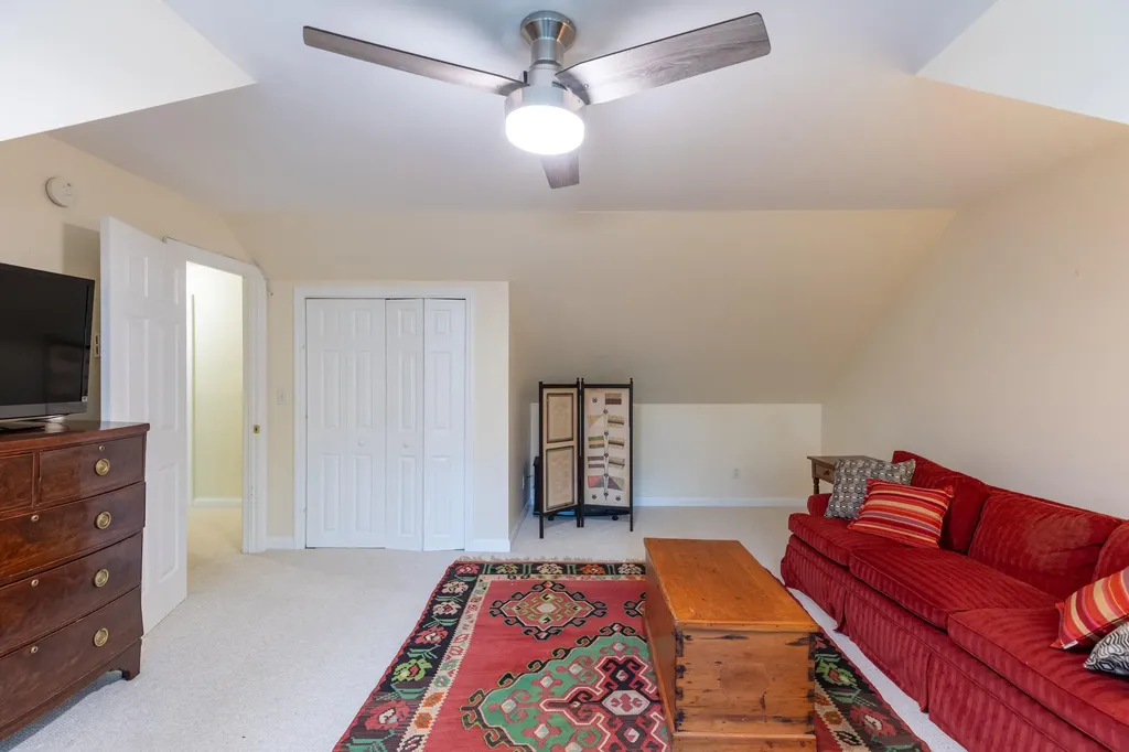 36 Applegate Lane Falmouth ME 04105