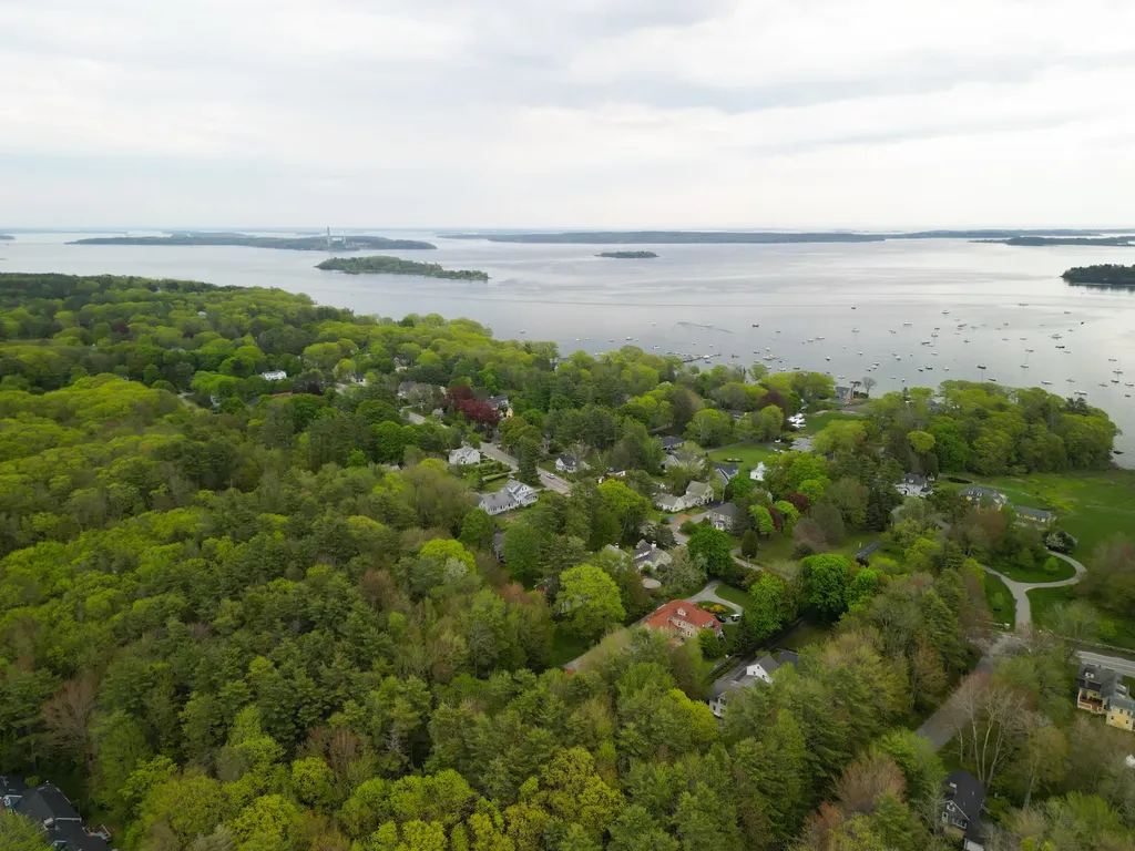 36 Applegate Lane Falmouth ME 04105